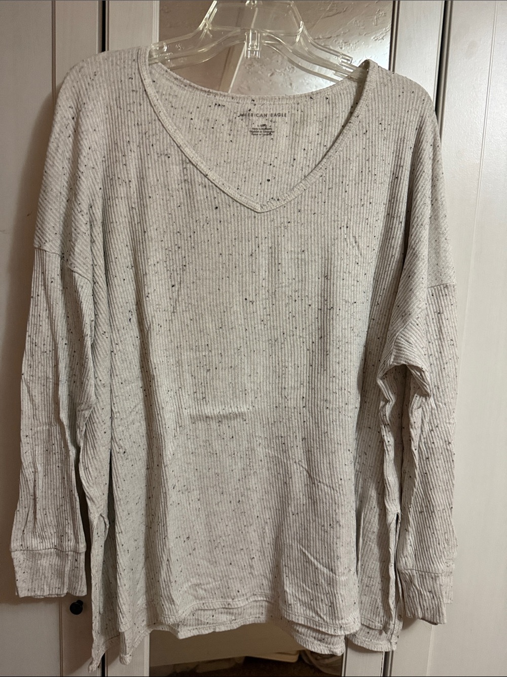 American Eagle Outfitters Cream Ribbed V-Neck Speckled Long Sleeve Top